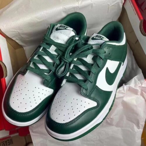 Dunk Low Michigan State photo review
